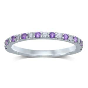 An amethyst and diamond ring in white gold.