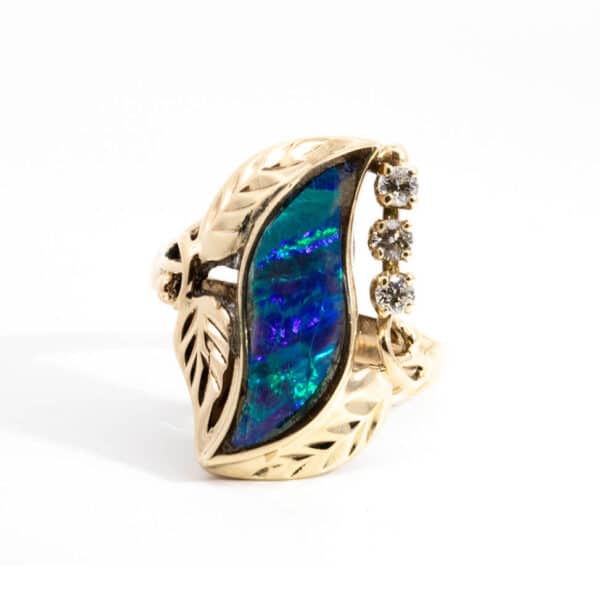 ESTATE OPAL & DIAMOND RING