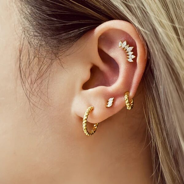 GOLD TEXTURE MEDIUM HUGGIE HOOP EARRINGS E063-05G - Image 2