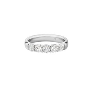 HEARTS ON FIRE SIGNATURE 5-STONE BAND UU29428WGHV0456500