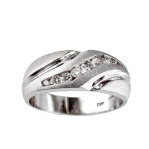 WHITE GOLD DIAMOND RING W2675G