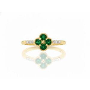 YELLOW GOLD EMERALD & DIAMOND RING M7048